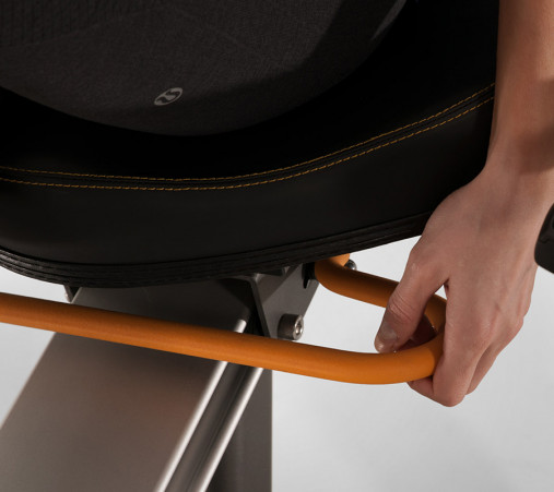 Велоэргометр горизонтальный домашний Matrix R50 XER-V2 с сенсорным 10" тачскрин дисплеем