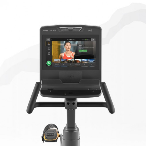 Горизонтальный велотренажер Matrix Endurance. Консоль Touch Base