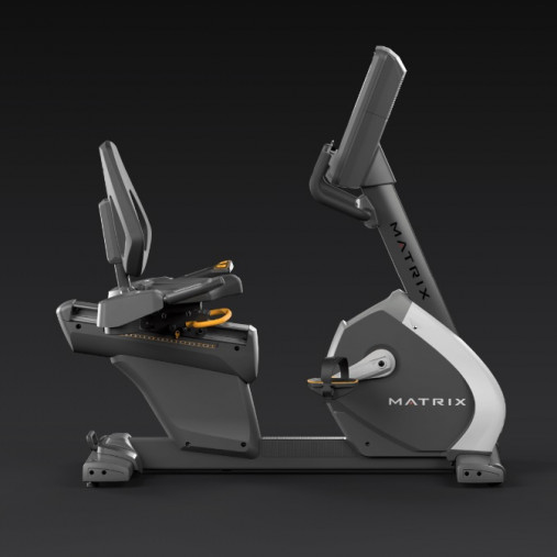 Горизонтальный велотренажер Matrix Performance. Консоль Touch