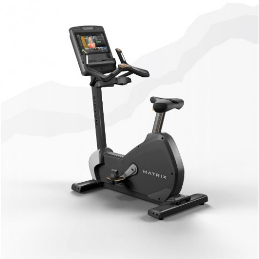Вертикальный велотренажер Matrix Performance. Консоль Touch