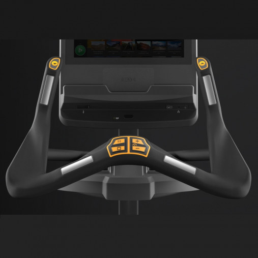 Вертикальный велотренажер Matrix Performance. Консоль LED